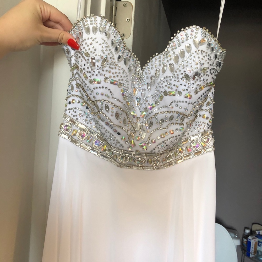 Madison James white prom/formal dress